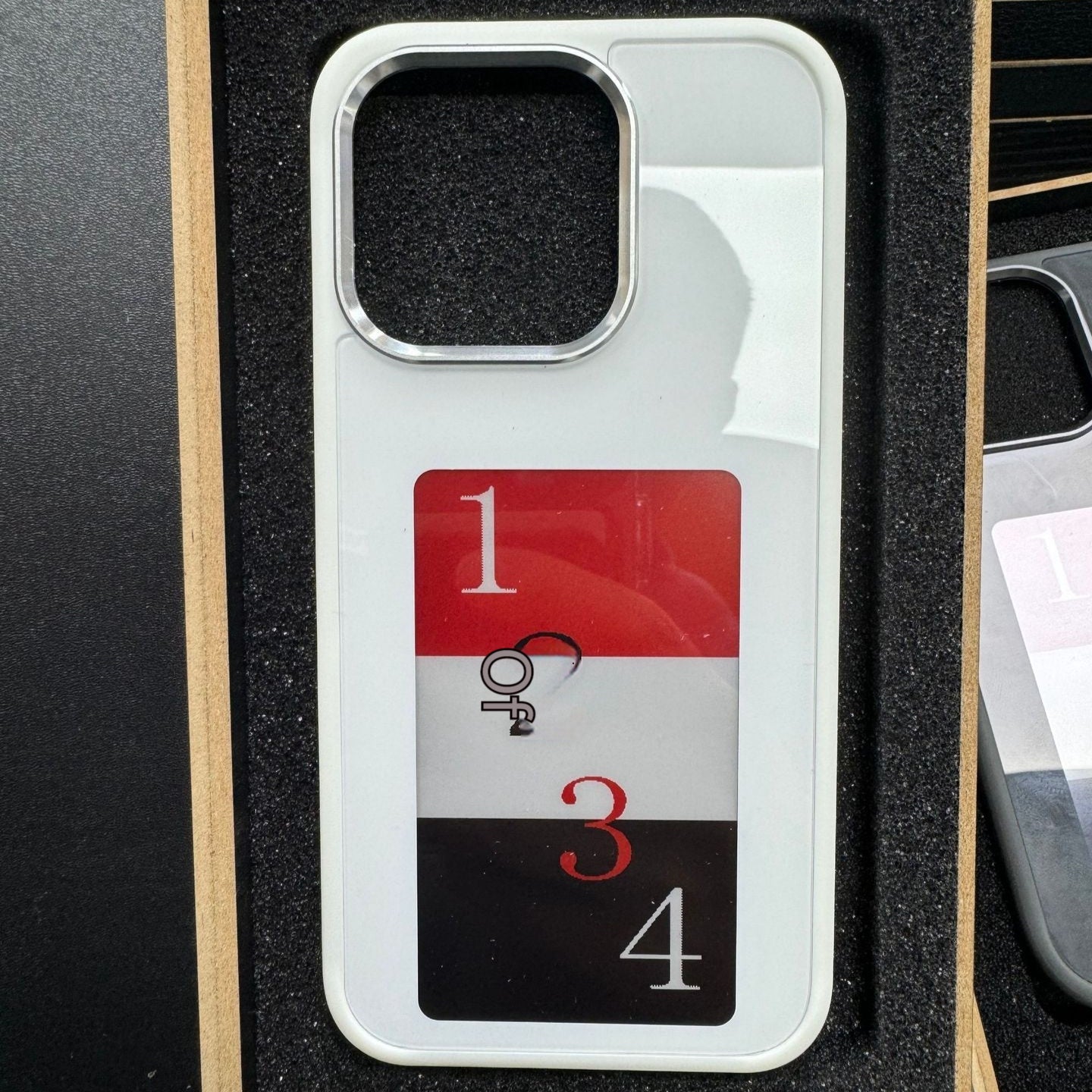 "Luxury E-Ink Screen Projection Case"
